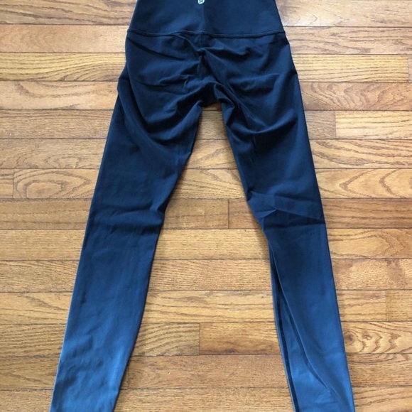 Love them they look blue but they are more of a gry - Picture 2 of 2